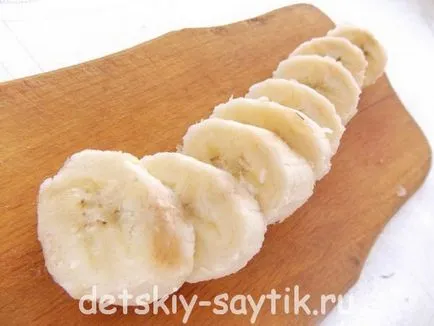 Torturi cu biscuiți banane, copii saytik