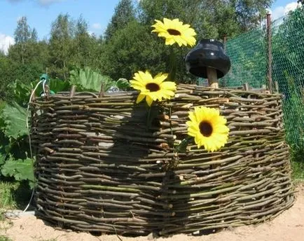 Wicker ограда с ръцете си Фото Wicker ограда, къща мечта