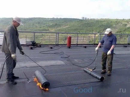 Javítása tekercs tetőfedő módszerek talpra szorítás felszínre tetőfedő