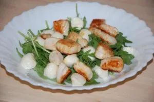 Salata de piersici de pui și rucola