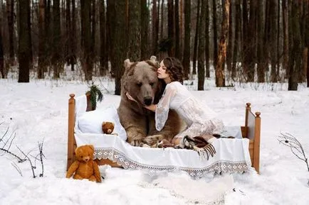 Modelul românesc în animal sălbatic îmbrățișeze o sedinta foto uimitoare cu un urs brun