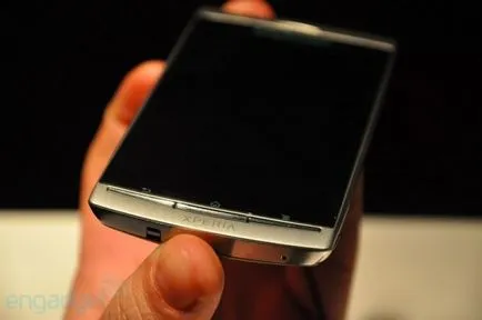 Sony Ericsson Xperia дъга MWC 2011 изложба