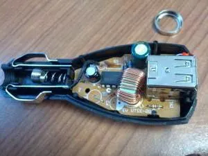 USB încărcător auto pentru dispozitiv de telefon, localizare, comentarii și fotografii