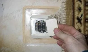 Csatlakozási beállítások az villanykapcsolót egyetlen gombnyomással