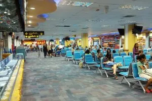 Phuket repülőtér Thaiföldön, hogyan lehet eljutni a repülőtérről a szállodába Phuket Karon, Patong, Kata
