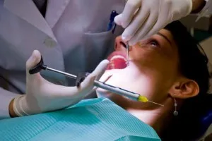 Anestezia pentru implantare dentară (durere)