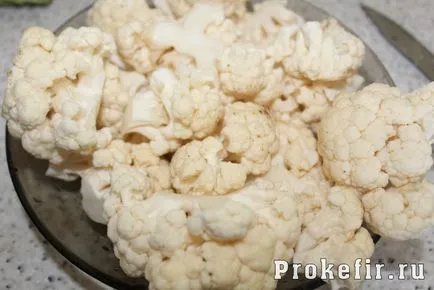 Karfiol, csirke, sült a kemencében sajttal kefir öntettel - recept lépésről lépésre fotók