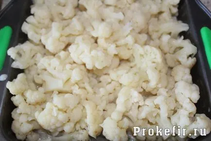 Karfiol, csirke, sült a kemencében sajttal kefir öntettel - recept lépésről lépésre fotók