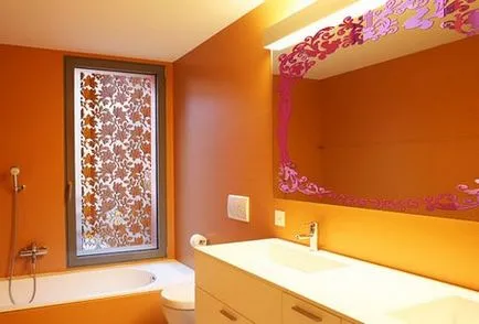 A dekoráció a fürdőszobában tükör kizárólagos lehetőségek díszítő saját kezét
