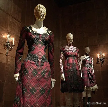 Designeri de patrimoniu la modă Alexander Mcqueen