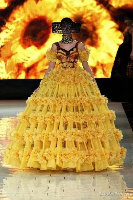 A tervezők divatos örökség Alexander Mcqueen