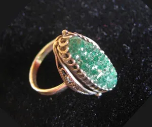 Emerald uvarovite, положителните свойства на камъка и ефектът върху знаците на зодиака