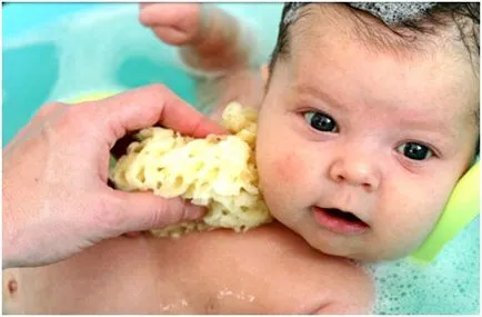 Cum să vă spălați capul nou nascutului
