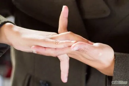 Как да се покаже един прост трик с средния пръст