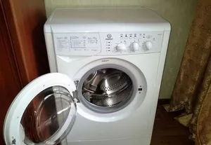 Cum să demonteze mașina de spălat Indesit moduri de a elimina capacul superior, tamburul și altele