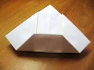 Hogyan készítsünk egy csónakot papír