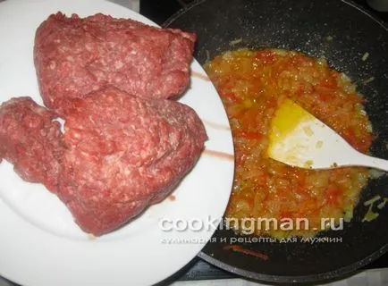 Картофи на фурна с месо и кисело зеле - готвене за мъже