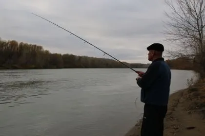 Ragályos sügér ráz nyár ősz a parttól a hajó videó