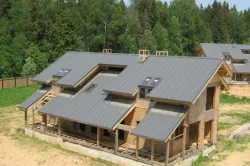 Montarea acoperișului acoperă foi de metal de carton ondulat (video)