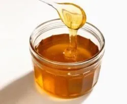 Мляко с мед и сода за кашлица - свойства и приложения