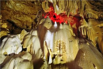 Нова Атон пещера Ню Атон