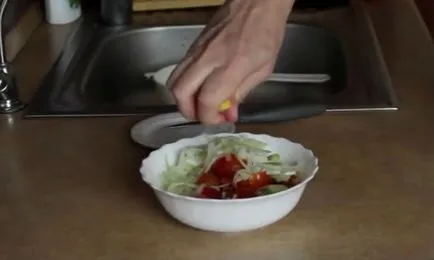 O salata delicioasa cu avocado, retete cu fotografii