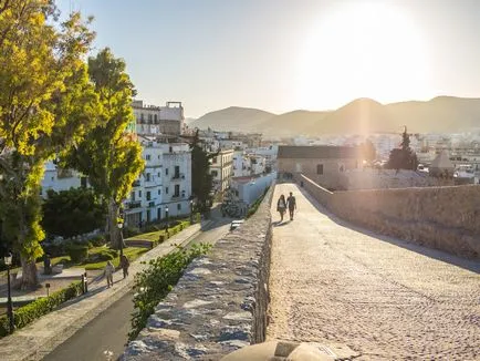 A Mallorca szigetén, Ibiza és Menorca