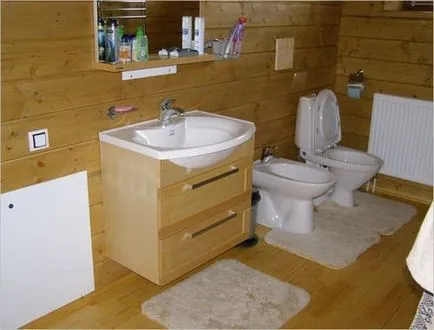 Díszítő fürdőszoba egy faház - Fotó belsőépítészeti ötletek