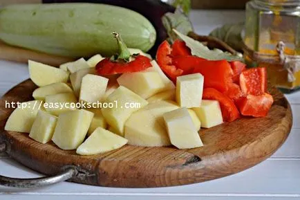 Зеленчукова яхния с тиквички и патладжан рецепта със снимка, лесни рецепти