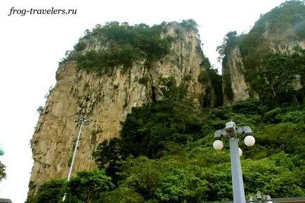 Batu Caves in Kuala Lumpur sau cel mai mare templu indian din Malaezia