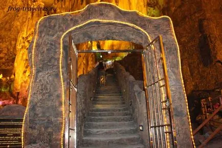 Batu Caves в Куала Лумпур или най-големия индийски храм в Малайзия