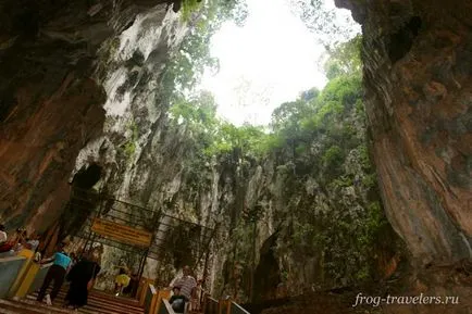 Batu Caves in Kuala Lumpur sau cel mai mare templu indian din Malaezia