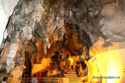 Batu Caves in Kuala Lumpur sau cel mai mare templu indian din Malaezia