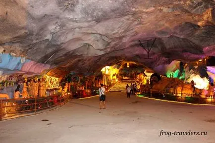 Batu Caves in Kuala Lumpur sau cel mai mare templu indian din Malaezia