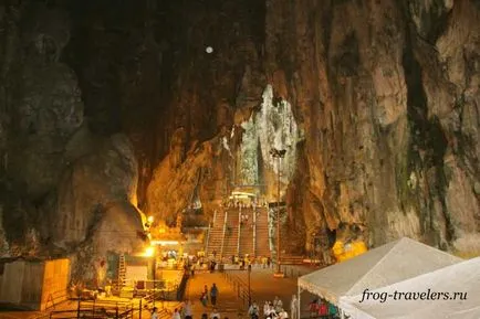 Batu Caves in Kuala Lumpur sau cel mai mare templu indian din Malaezia