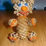Занаяти за деца от естествени материали - змияр мечка от подутини