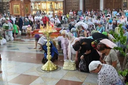 Miért imádkozunk a trió a térdén, ortodox élet