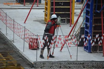 Megnyomása fal szinten 25 -2 etazhki és előkészítése a 2. kiindulási komplex