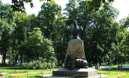 Alexandrovsky Garden in Bucuresti, fotografii, adresă, indicații de orientare