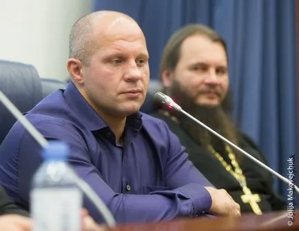 Cu unele gândire se trezește Fedor Emelianenko