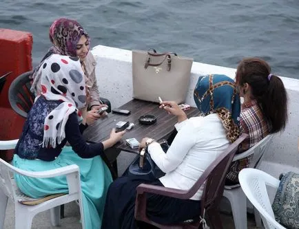 Турските жени облекло на снимката от Истанбул