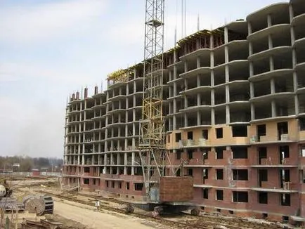 Construcția de clădiri de apartamente și etapele de tehnologie monolit