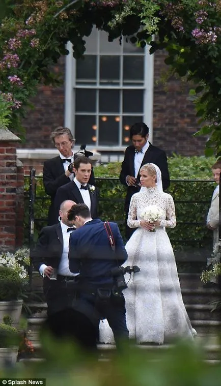 Niki Hilton nunta si James R. si mireasa incredibil pentru 75 de mii de dolari