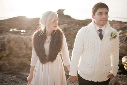 A meleg kardigán és pulóverek egy esküvői kép