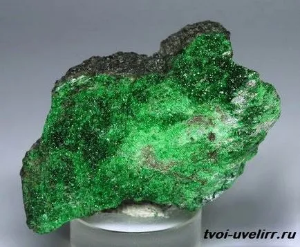 uvarovite kő