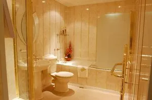 Водоустойчиви стенни панели баня багажник стая, листни и под плочки, предимства и