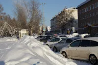 Az átmeneti tárolás a hulladék téli tisztítására utakon és utcákon a főtér Kamsko