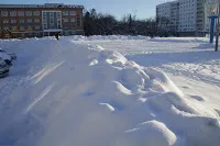 Временно съхраняване на зимно почистване на отпадъци на улици и пътища в централния площад Kamsko