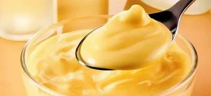 Custard în gălbenușurile