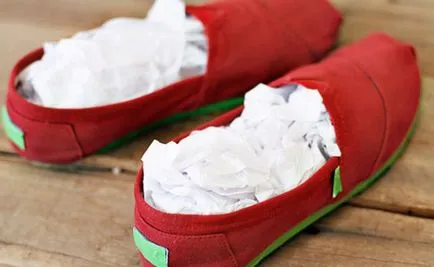 10 egyszerű és hatékony módja annak, hogy megszabaduljunk a kellemetlen szagok cipő